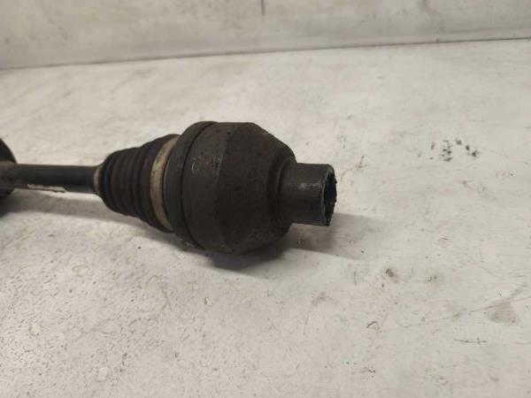 CARDAN AVANT DROIT VW - Vue 3